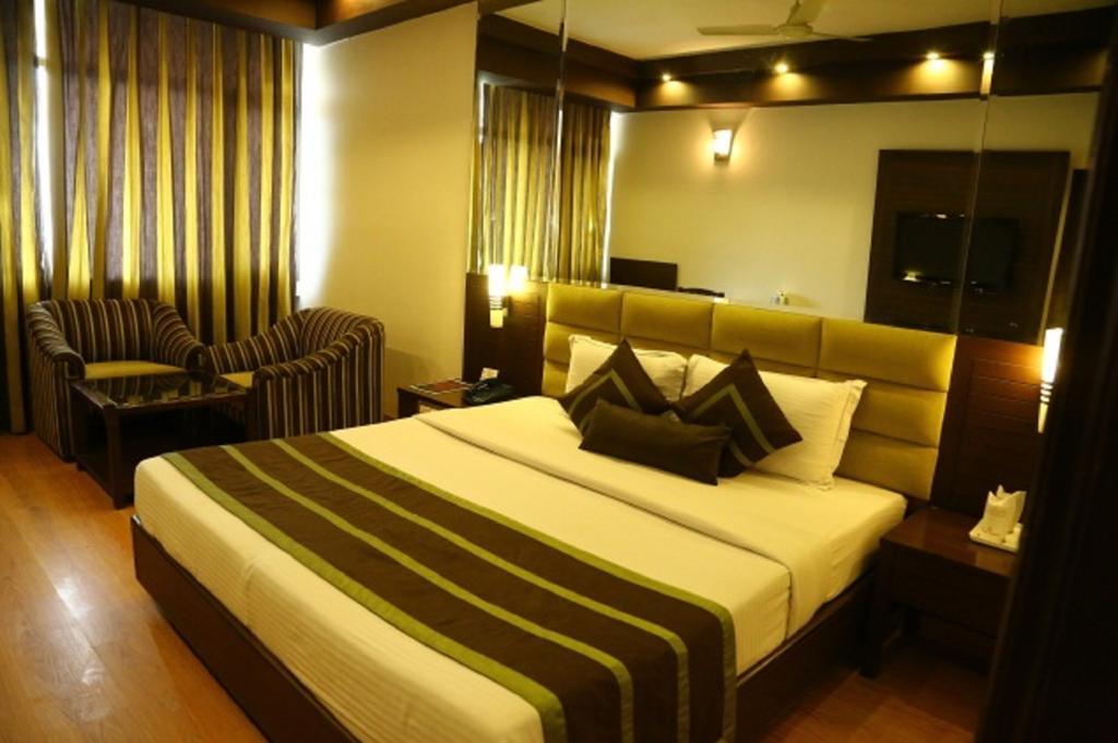 โฮเต็ล พาร์ค แกรนด์ Hotel จัณฑีครห์ ภายนอก รูปภาพ