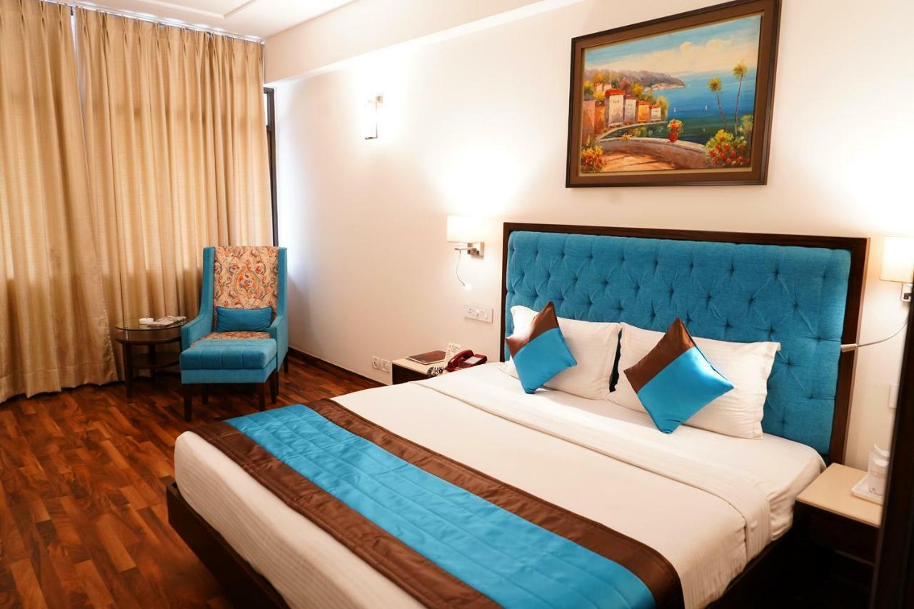 โฮเต็ล พาร์ค แกรนด์ Hotel จัณฑีครห์ ภายนอก รูปภาพ